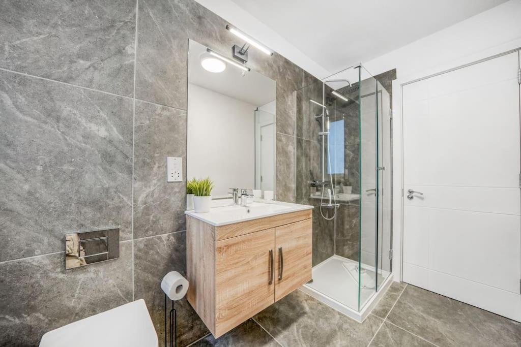 1 Dalston - Boutique 1-bed In Trendy East * London